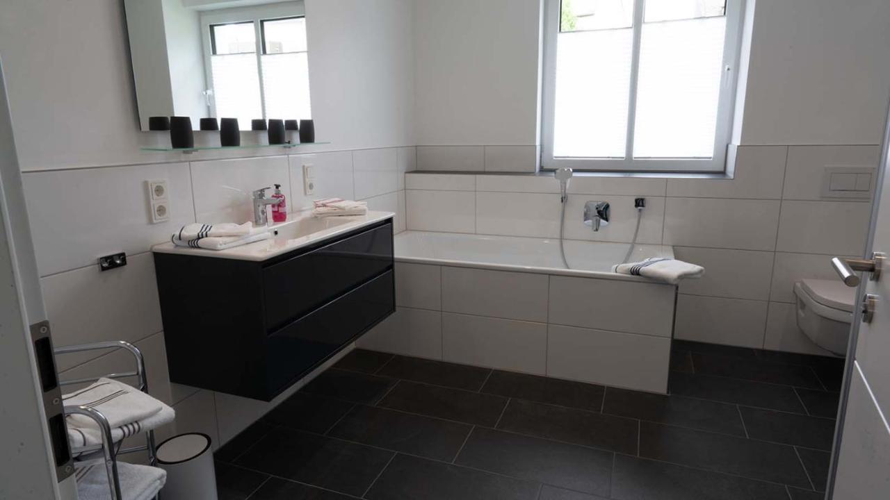 Neu Mont Royal Suiten 2 Bis 4 Personen ทราเบิน-ทราร์บาค ภายนอก รูปภาพ