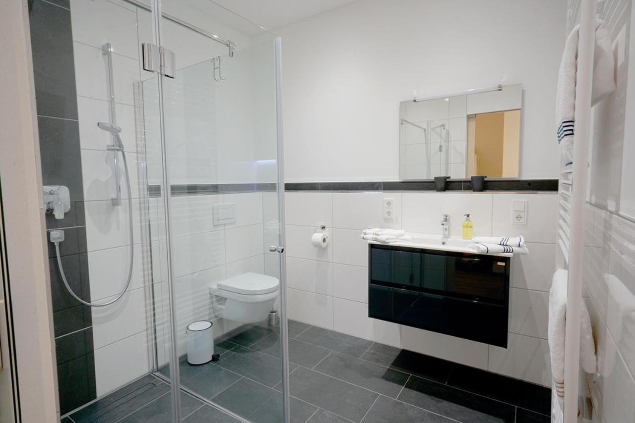 Neu Mont Royal Suiten 2 Bis 4 Personen ทราเบิน-ทราร์บาค ภายนอก รูปภาพ