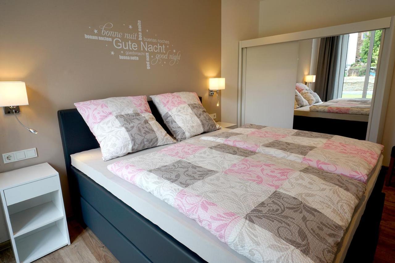 Neu Mont Royal Suiten 2 Bis 4 Personen ทราเบิน-ทราร์บาค ภายนอก รูปภาพ